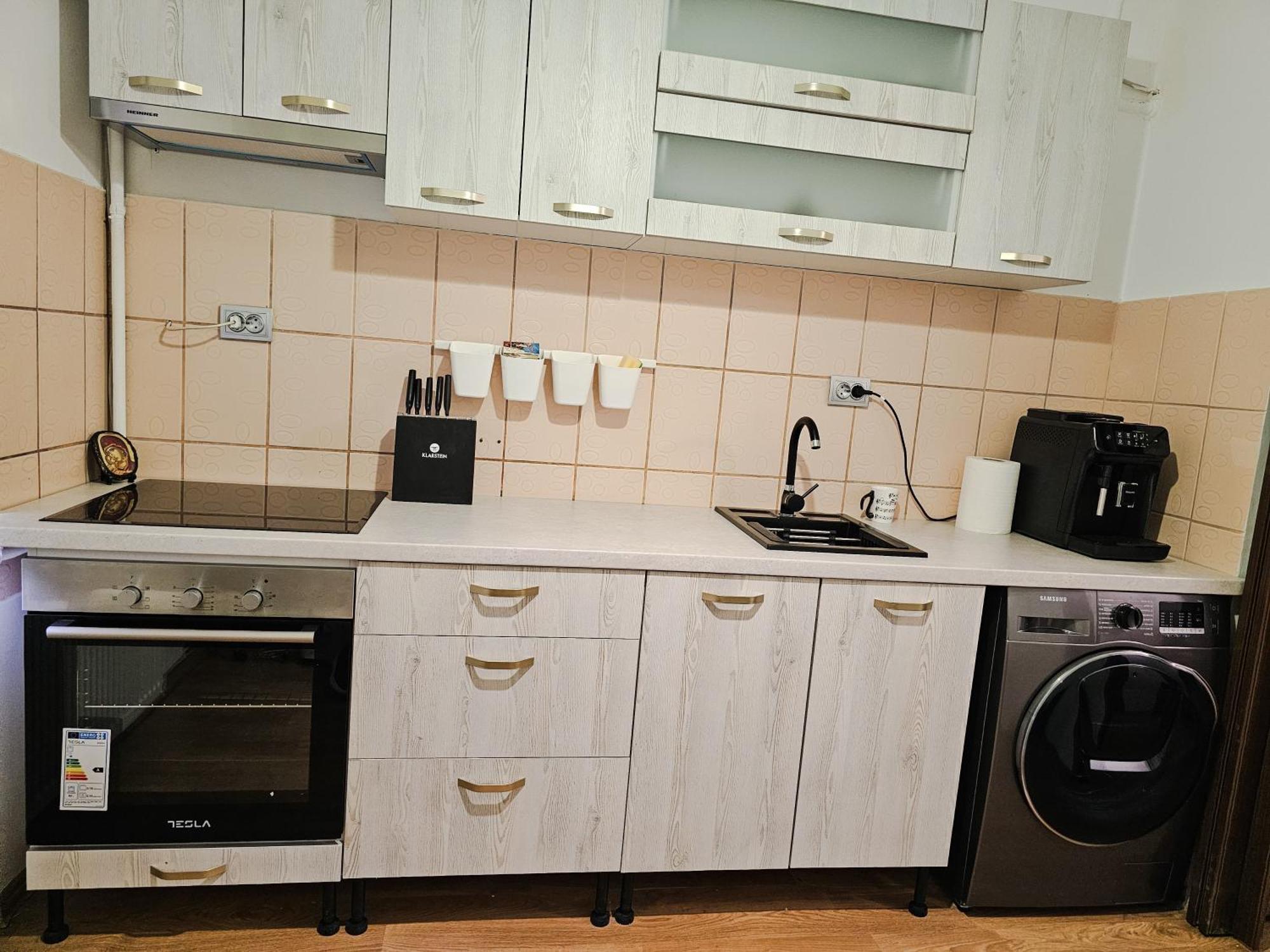 Mony Apartaments Roman Exteriör bild