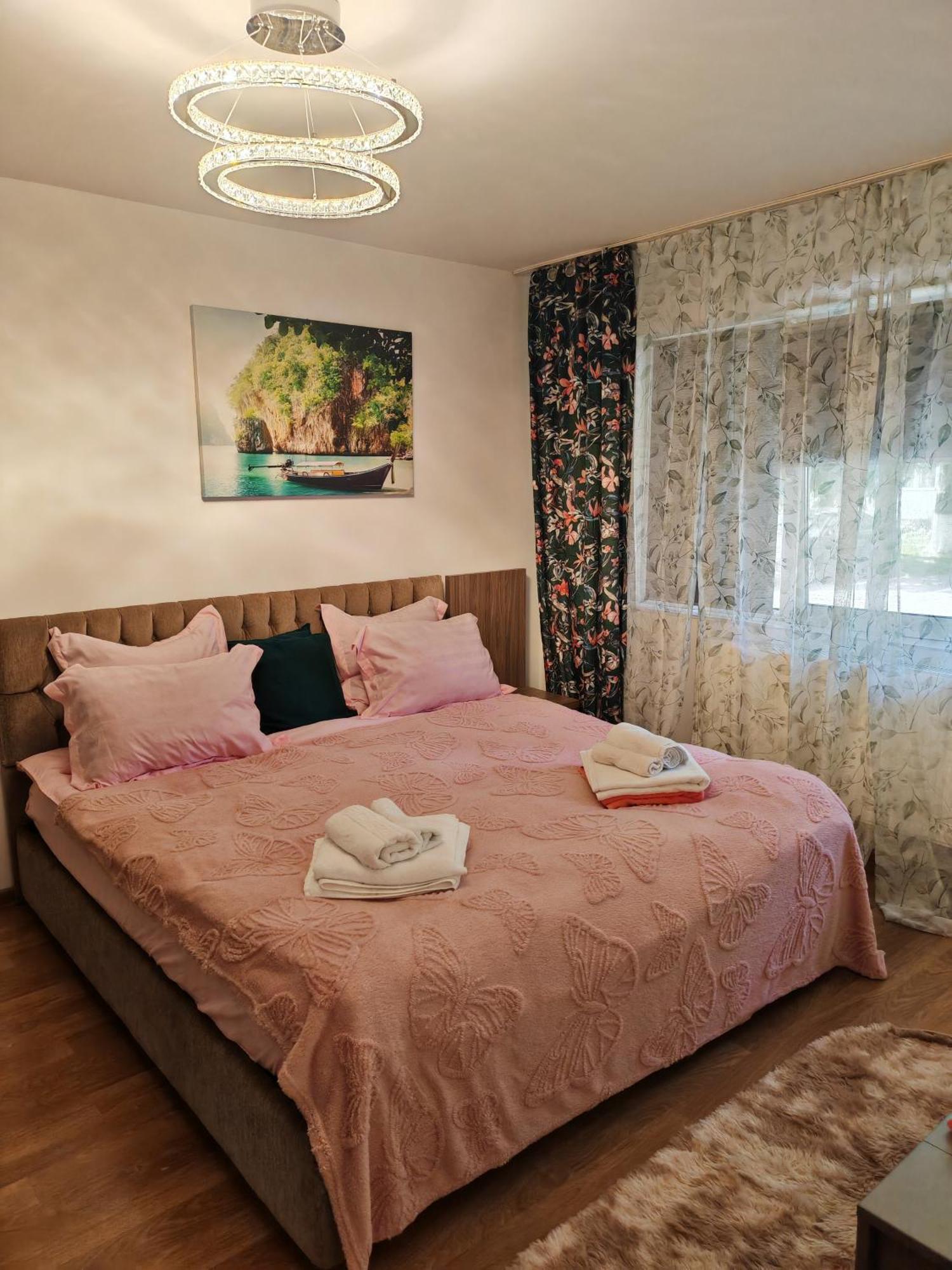 Mony Apartaments Roman Exteriör bild